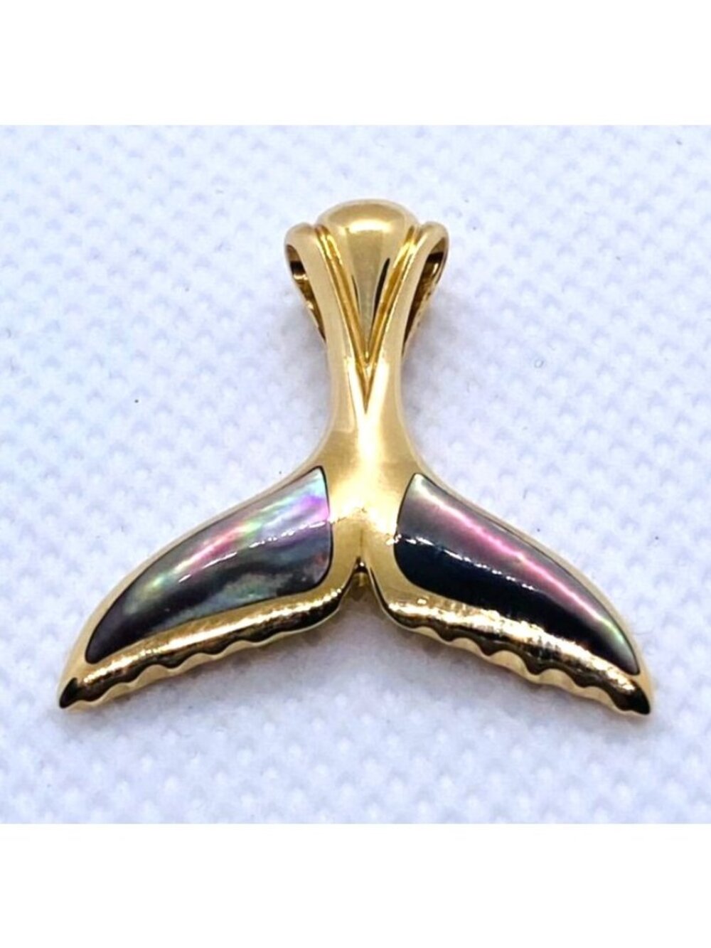 Kabana 14K 585 Yellow Gold Tail Mother of Pearl Inlay Whale Tail Pendant